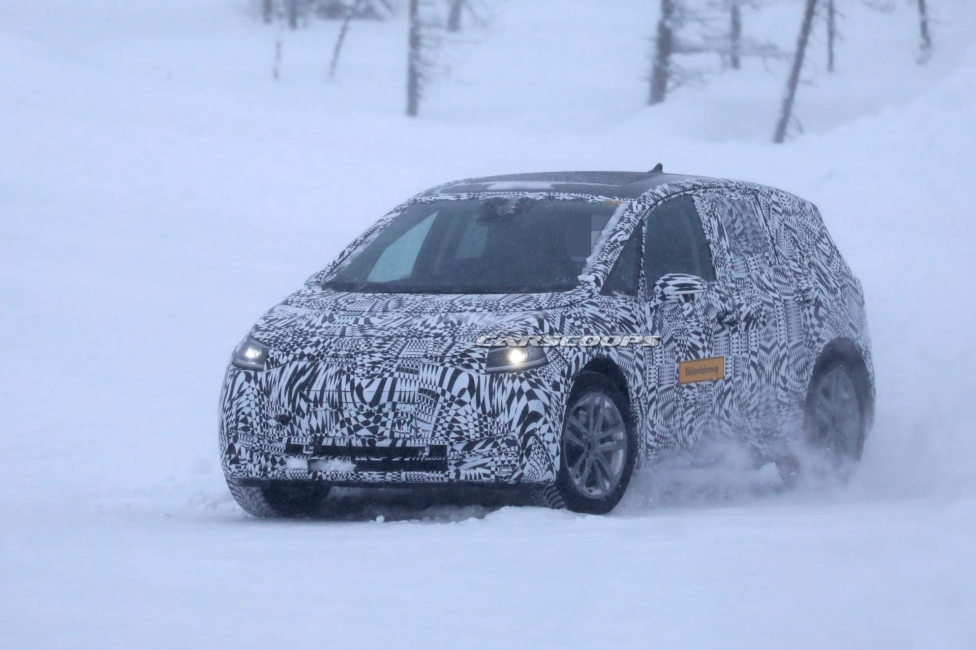 VOLKSWAGEN NEO: O COMPACTO ELÉTRICO JÁ ESTA RODANDO NOS CLIMAS FRIOS DO NORTE DA EUROPA, foto 5