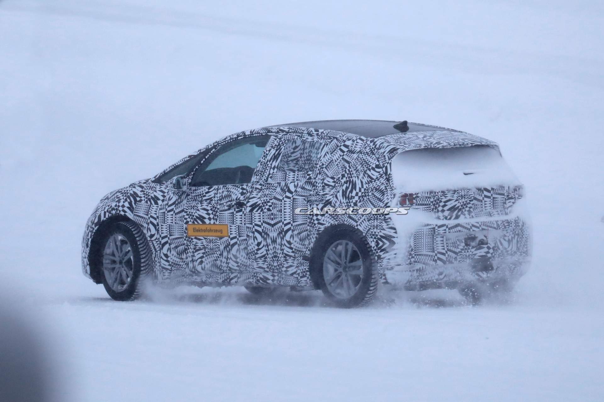 VOLKSWAGEN NEO: O COMPACTO ELÉTRICO JÁ ESTA RODANDO NOS CLIMAS FRIOS DO NORTE DA EUROPA, foto 9