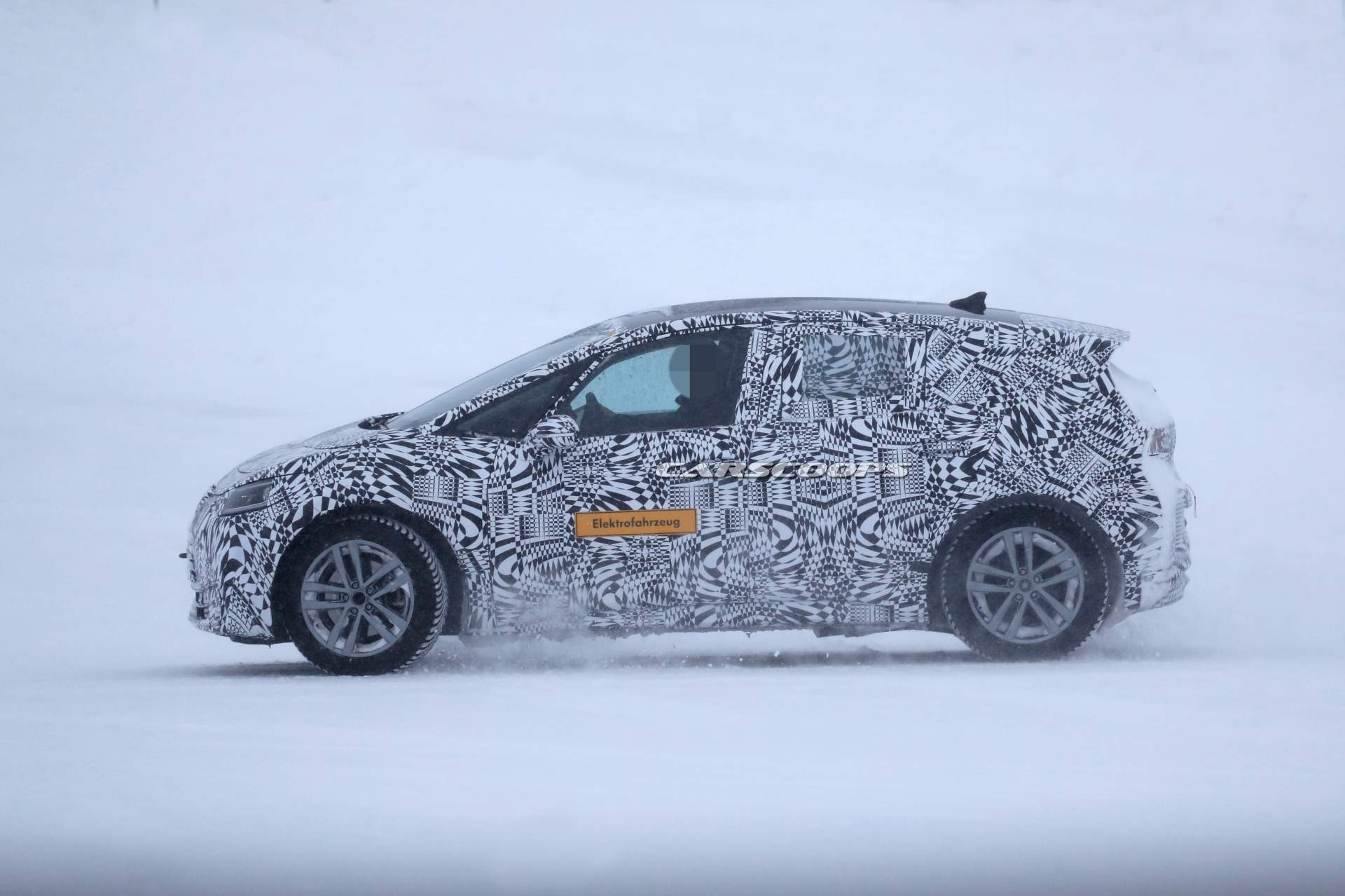 VOLKSWAGEN NEO: O COMPACTO ELÉTRICO JÁ ESTA RODANDO NOS CLIMAS FRIOS DO NORTE DA EUROPA, foto 11