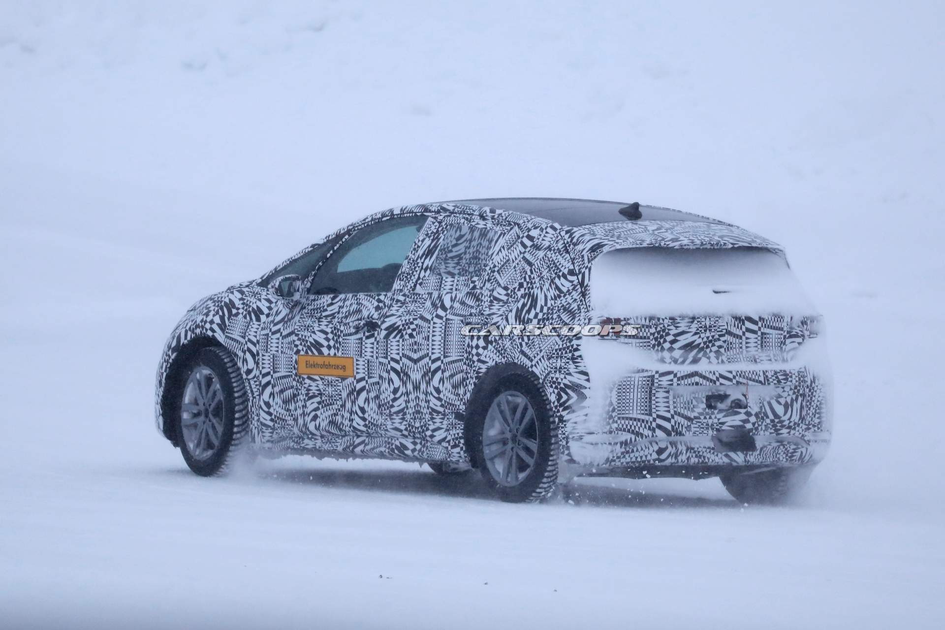 VOLKSWAGEN NEO: O COMPACTO ELÉTRICO JÁ ESTA RODANDO NOS CLIMAS FRIOS DO NORTE DA EUROPA, foto 14