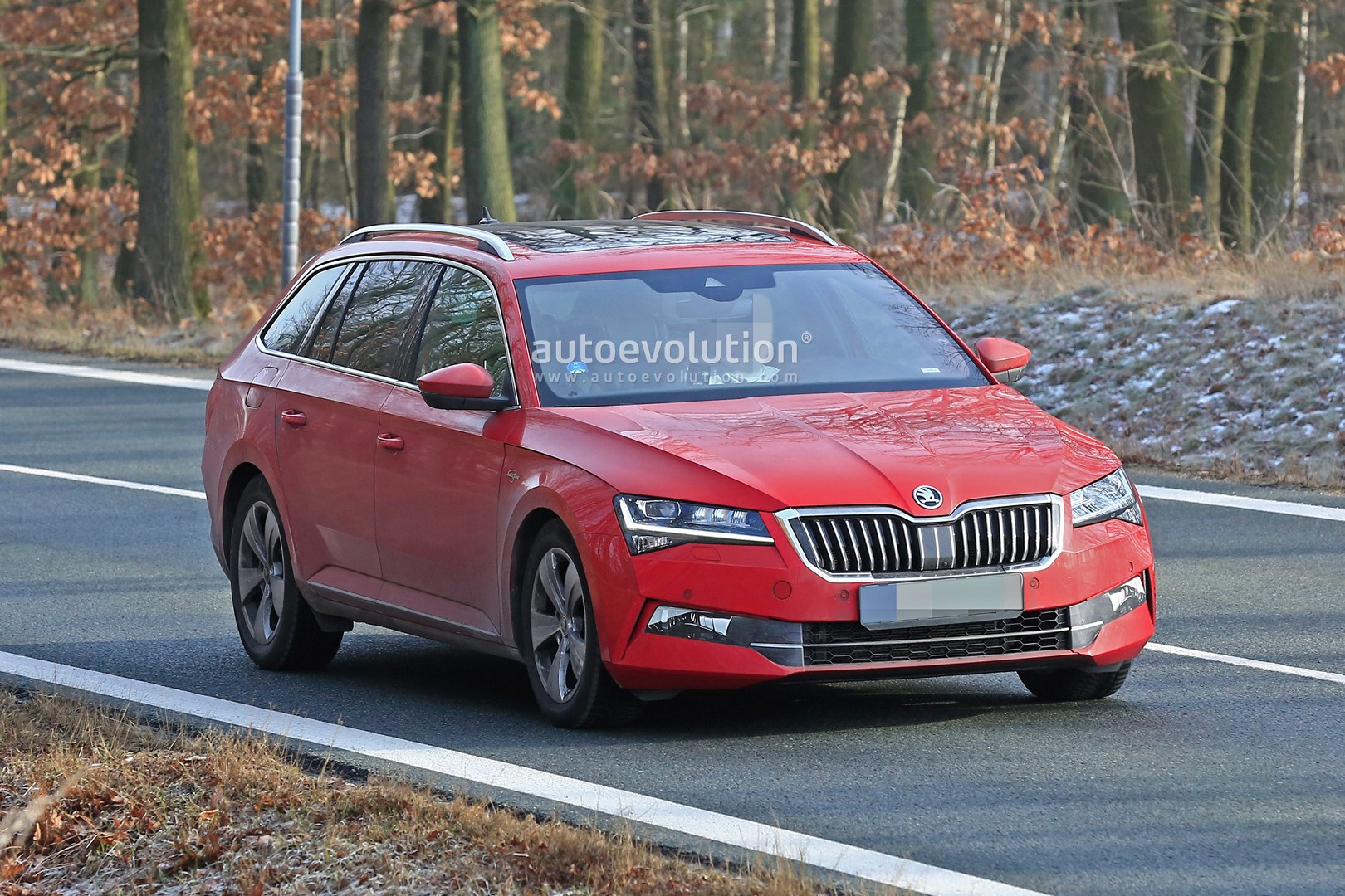 NOVO SKODA SUPERB FOI FLAGRADO COM AS DUAS CARROCERIAS, foto 1