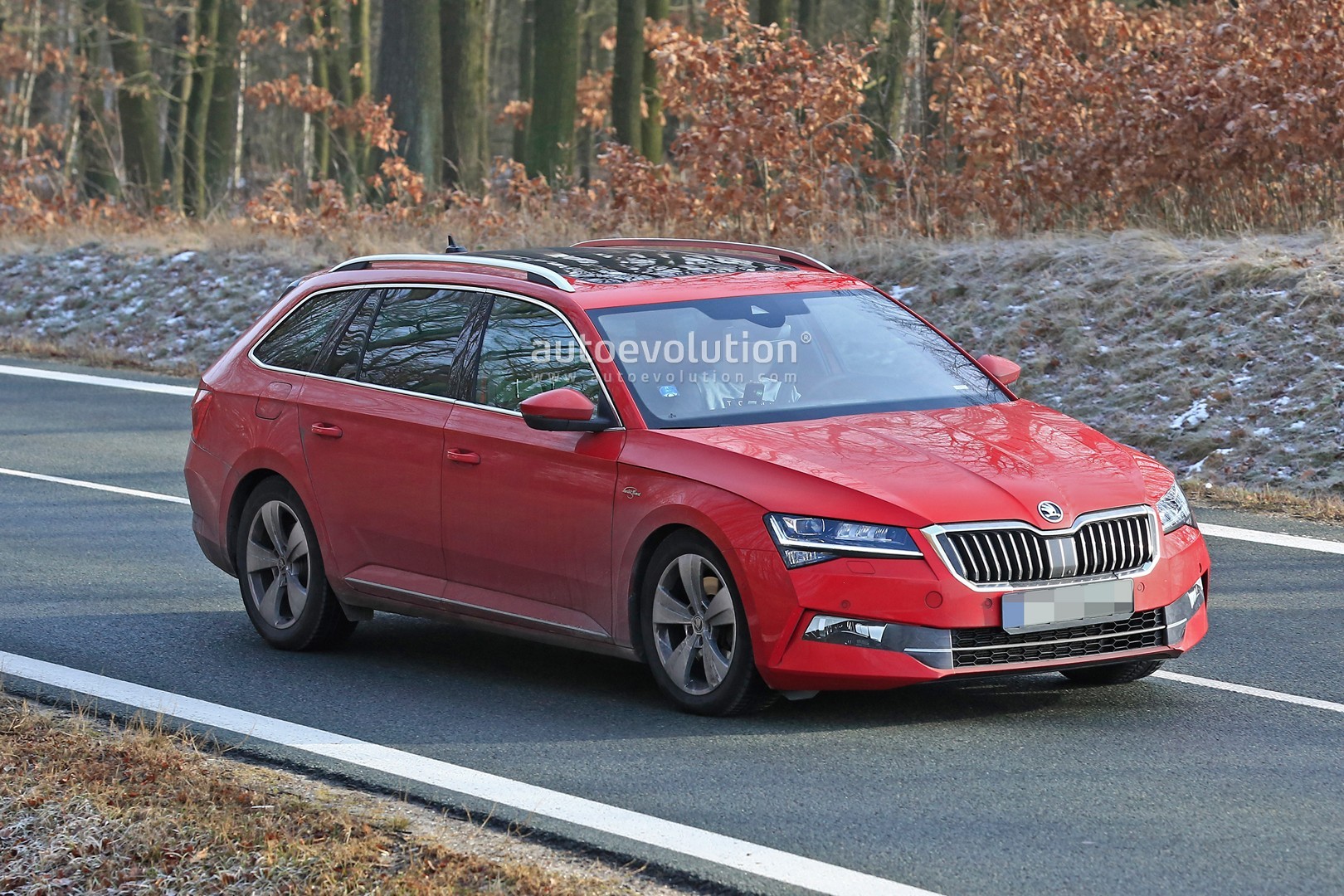 NOVO SKODA SUPERB FOI FLAGRADO COM AS DUAS CARROCERIAS, foto 4