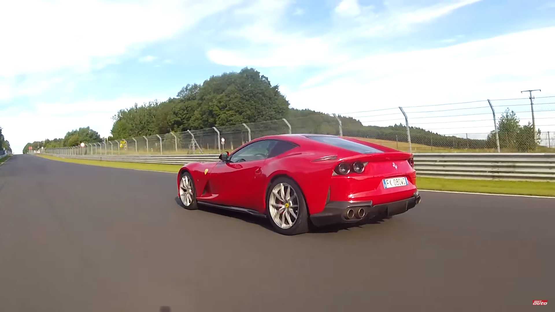 FERRARI F812 SUPERFAST MARCA UM CRONO DE 7:27.48 EM NÜRBURGRING, foto 2