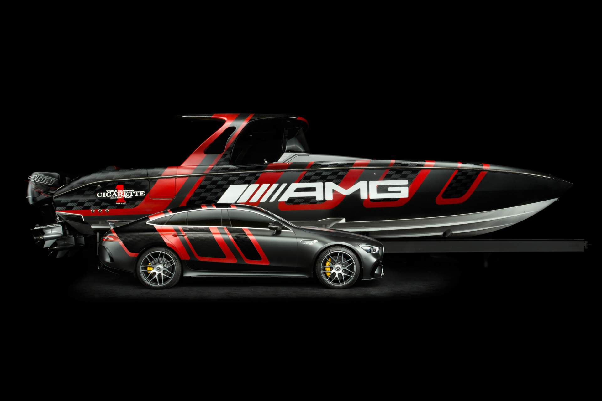 MERCEDES-AMG E CIGARETTE RACING REVELAM UM VERDADEIRO MONSTRO DOS MARES, foto 1