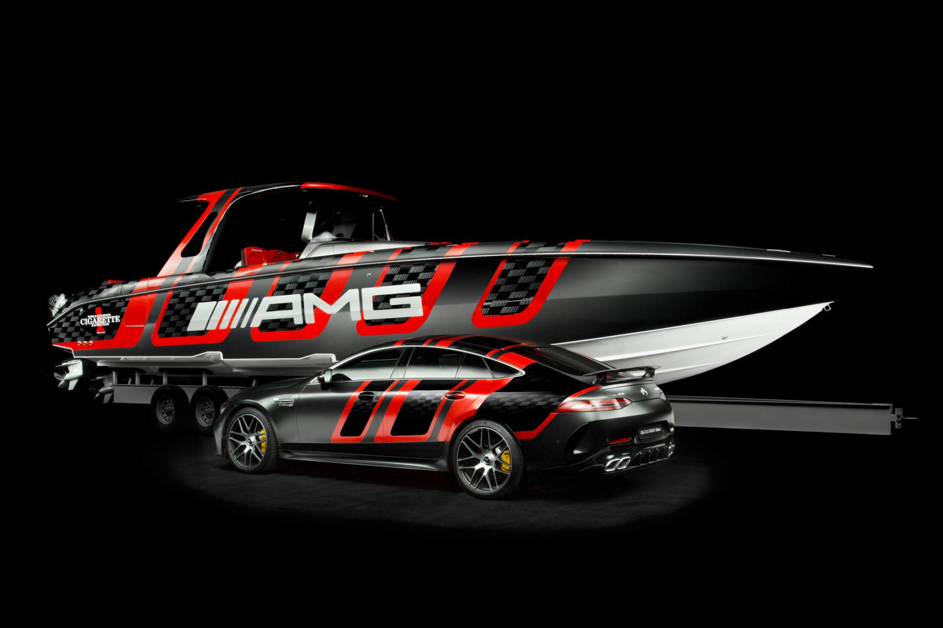 MERCEDES-AMG E CIGARETTE RACING REVELAM UM VERDADEIRO MONSTRO DOS MARES, foto 7
