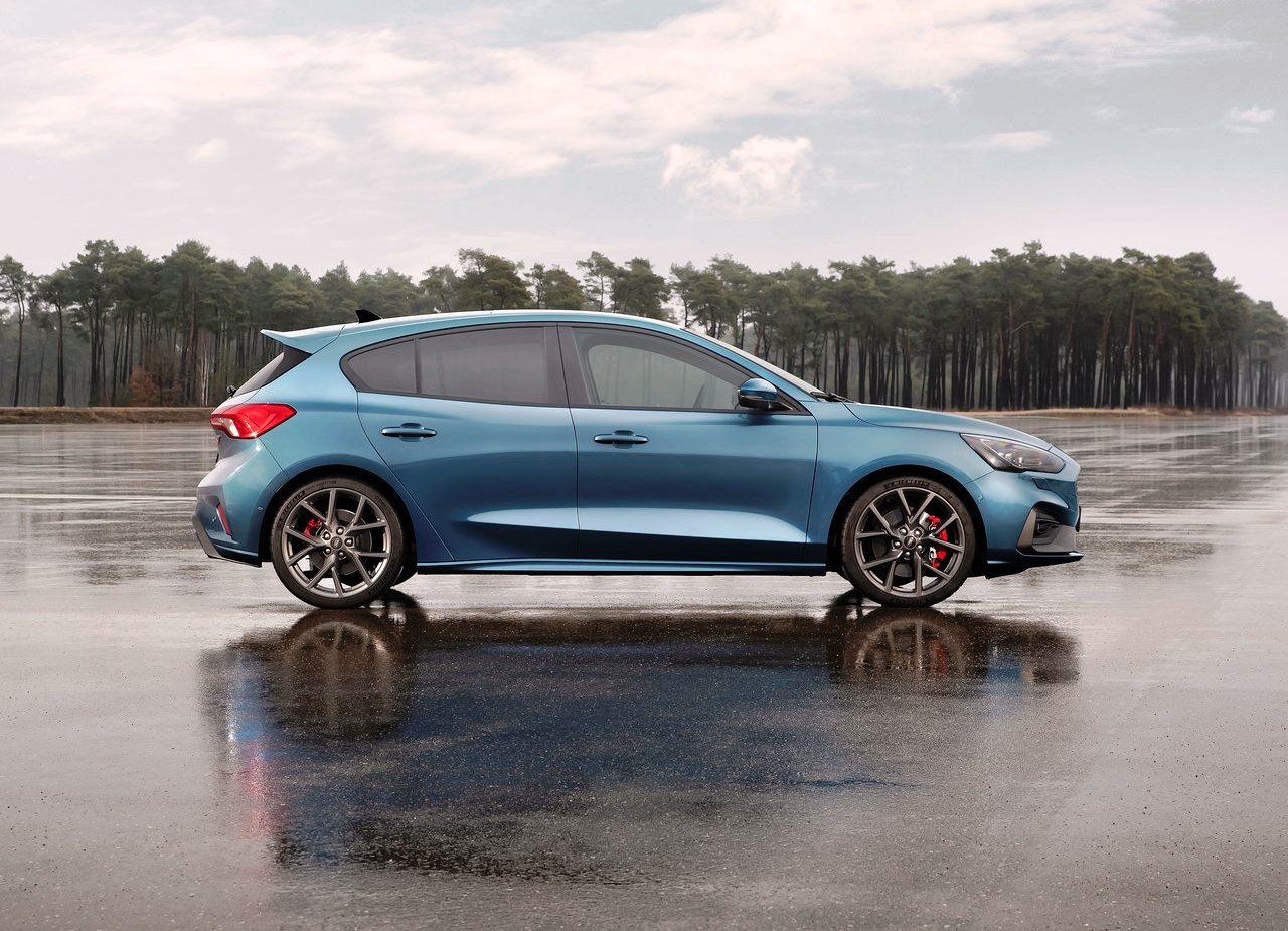 NOVO FORD FOCUS ST REVELADO COM UM MOTOR DE 2.3 LITROS E 280 CV, foto 7