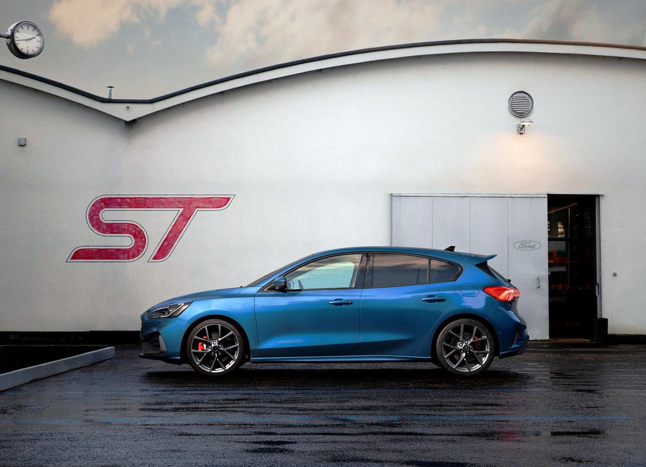 NOVO FORD FOCUS ST REVELADO COM UM MOTOR DE 2.3 LITROS E 280 CV, foto 8