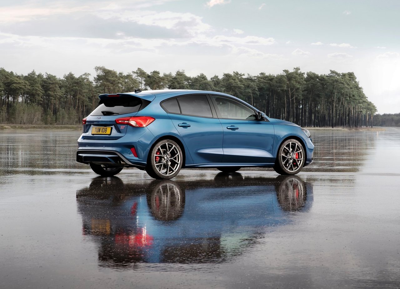 NOVO FORD FOCUS ST REVELADO COM UM MOTOR DE 2.3 LITROS E 280 CV, foto 9