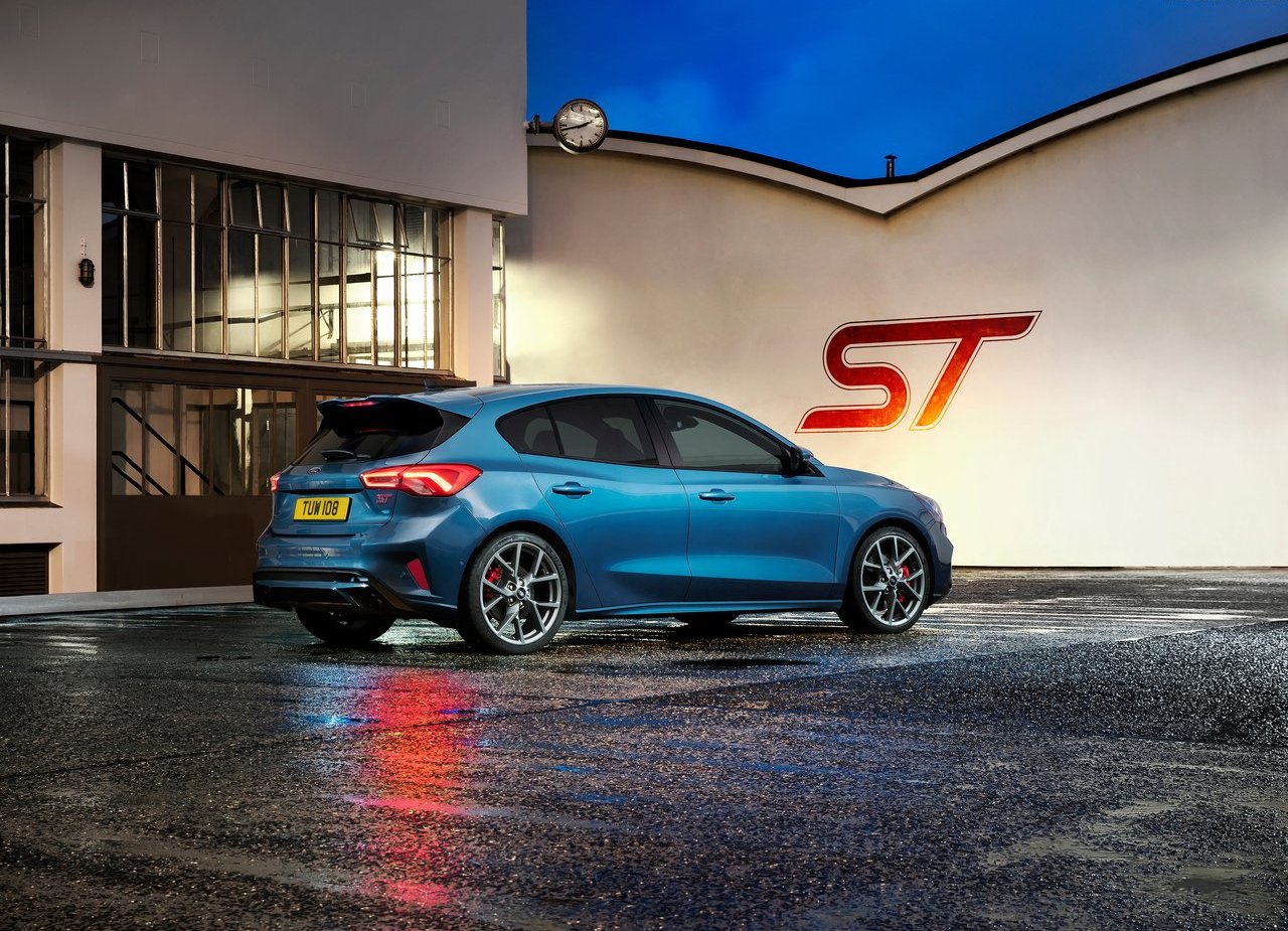 NOVO FORD FOCUS ST REVELADO COM UM MOTOR DE 2.3 LITROS E 280 CV, foto 10