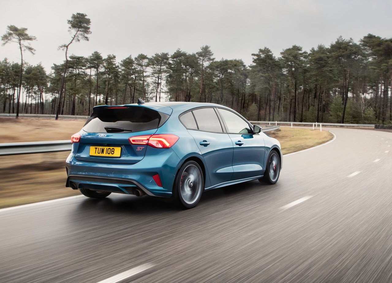 NOVO FORD FOCUS ST REVELADO COM UM MOTOR DE 2.3 LITROS E 280 CV, foto 11