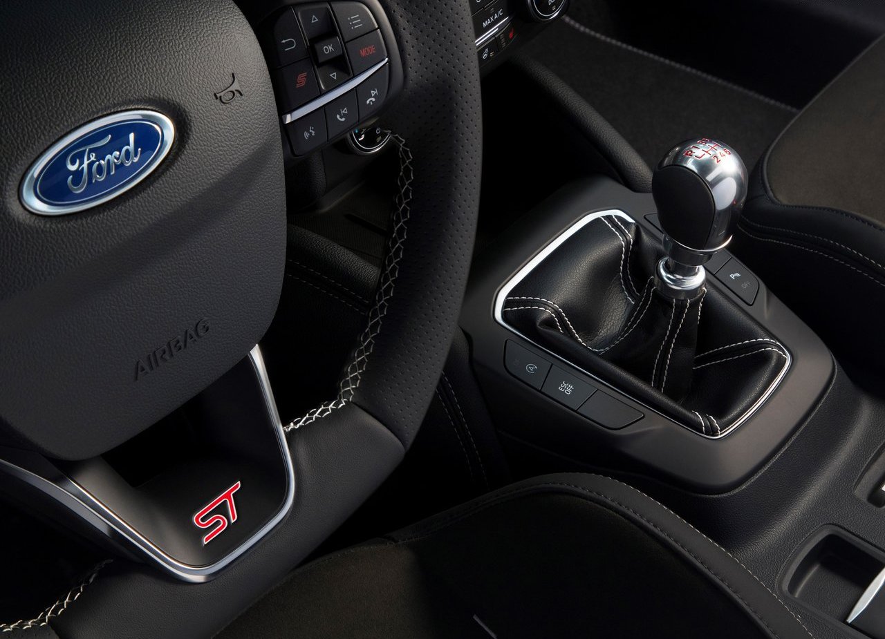 NOVO FORD FOCUS ST REVELADO COM UM MOTOR DE 2.3 LITROS E 280 CV, foto 18
