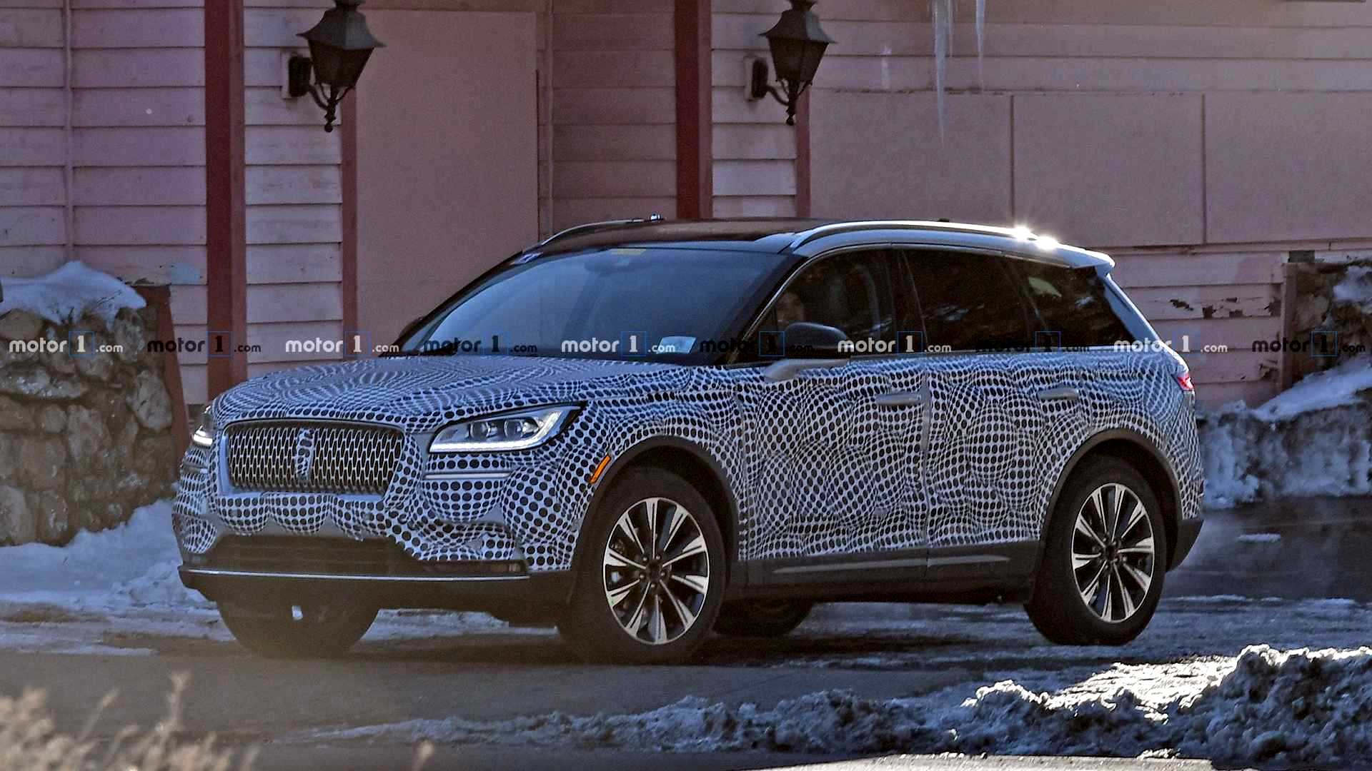 NOVO LINCOLN CORSAIR FLAGRADO COM MENOS CAMUFLAGEM PELAS ESTRADAS AMERICANAS, foto 1