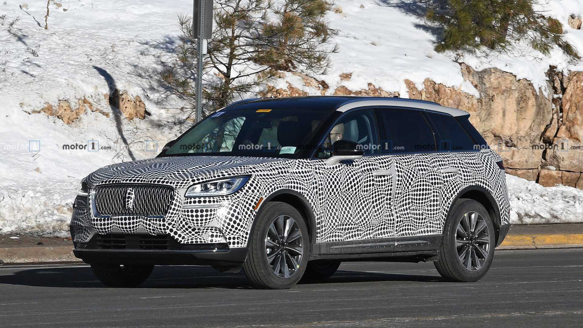 NOVO LINCOLN CORSAIR FLAGRADO COM MENOS CAMUFLAGEM PELAS ESTRADAS AMERICANAS, foto 7