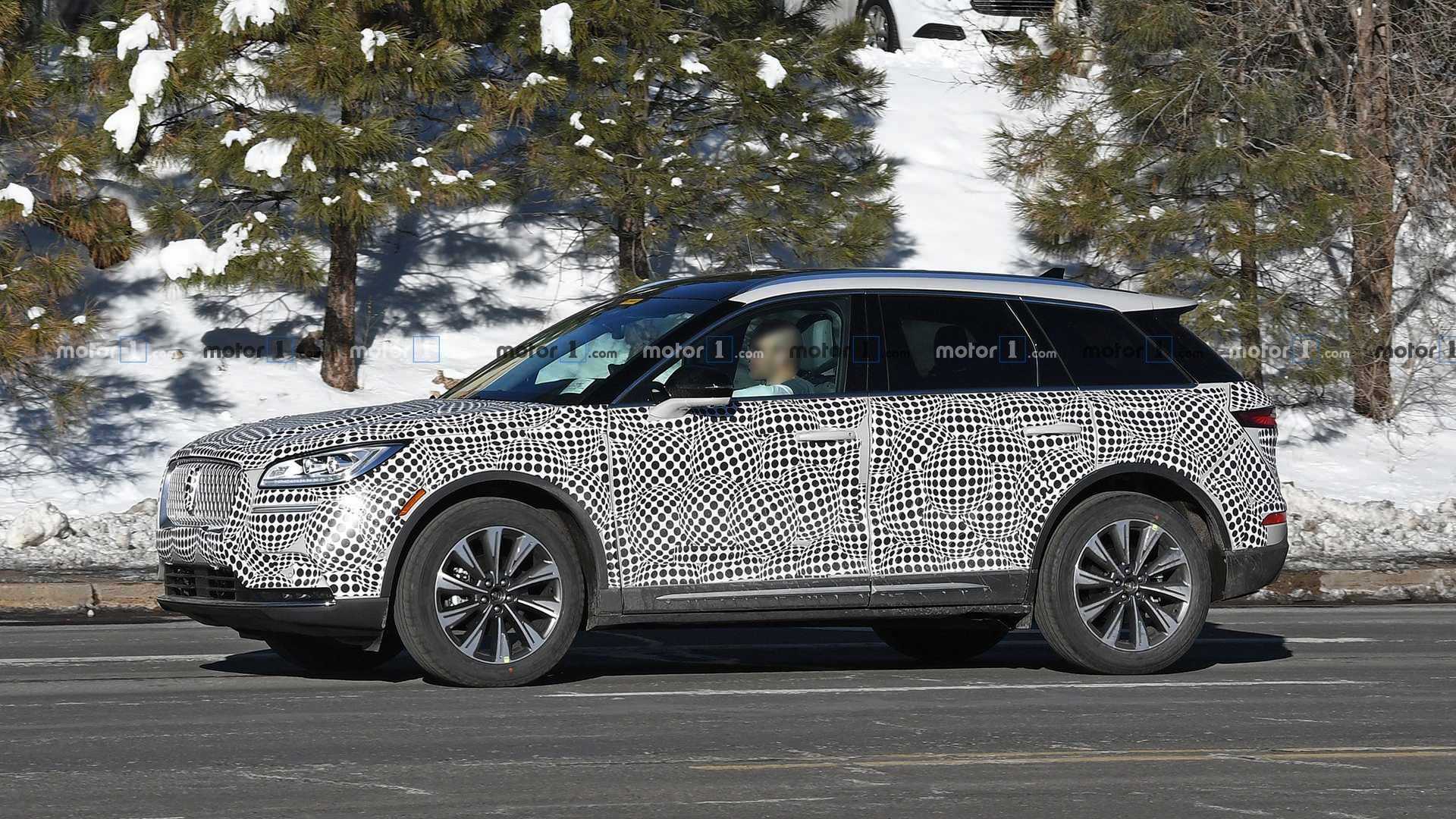 NOVO LINCOLN CORSAIR FLAGRADO COM MENOS CAMUFLAGEM PELAS ESTRADAS AMERICANAS, foto 8