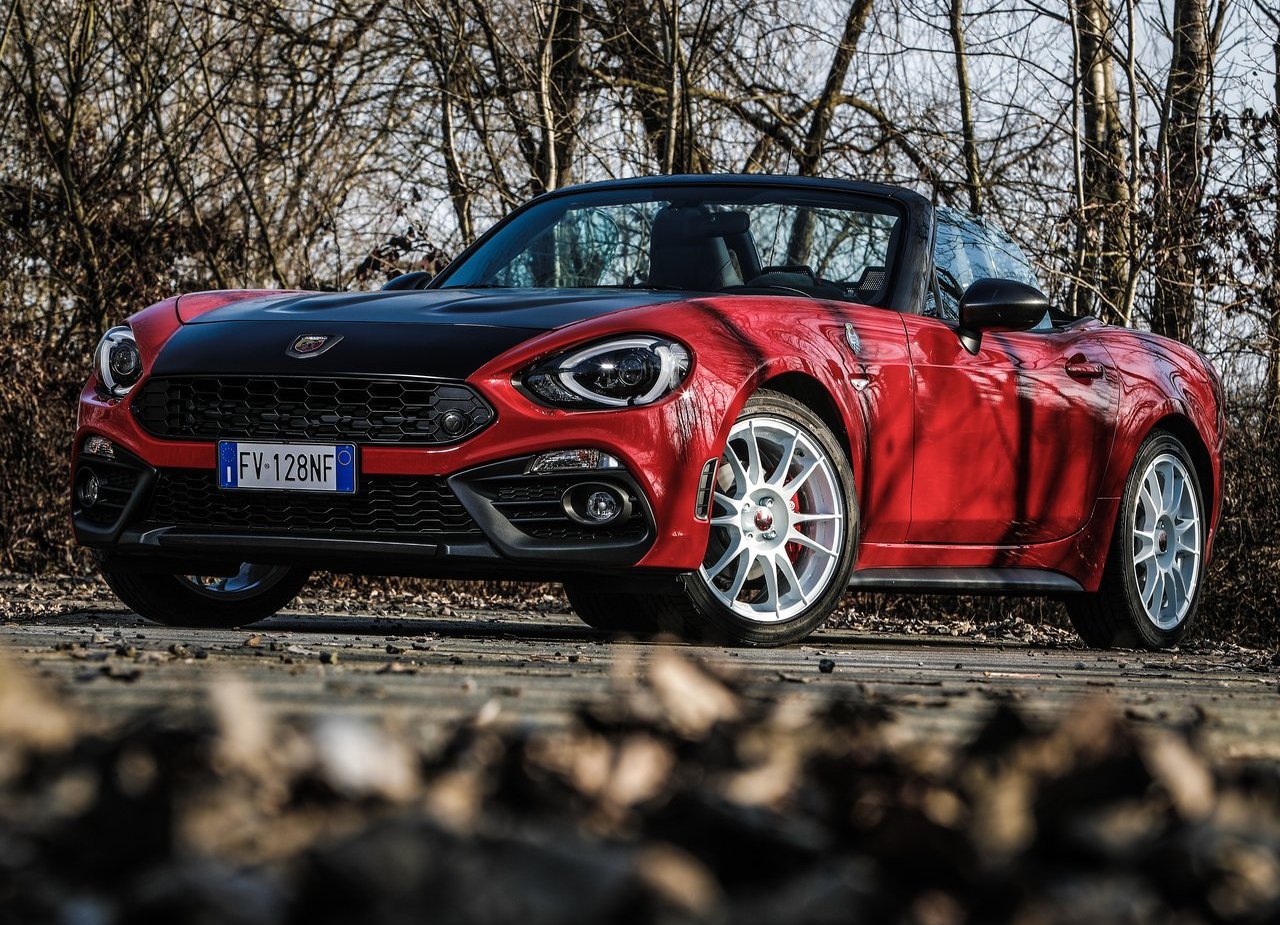 ABARTH 124 RALLY TRIBUTE: UMA EDIÇÃO ESPECIAL PARA CELEBRAR O SUCESSO NAS COMPETIÇÕES, foto 1