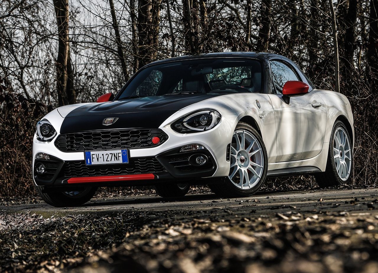 ABARTH 124 RALLY TRIBUTE: UMA EDIÇÃO ESPECIAL PARA CELEBRAR O SUCESSO NAS COMPETIÇÕES, foto 4