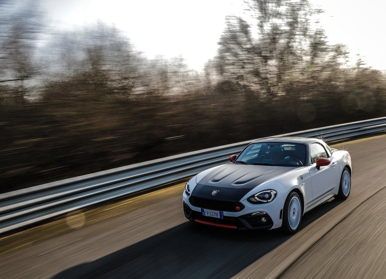 ABARTH 124 RALLY TRIBUTE: UMA EDIÇÃO ESPECIAL PARA CELEBRAR O SUCESSO NAS COMPETIÇÕES, foto 8