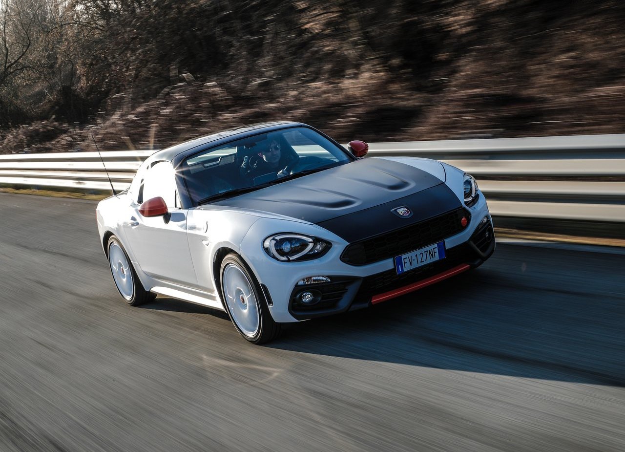 ABARTH 124 RALLY TRIBUTE: UMA EDIÇÃO ESPECIAL PARA CELEBRAR O SUCESSO NAS COMPETIÇÕES, foto 9