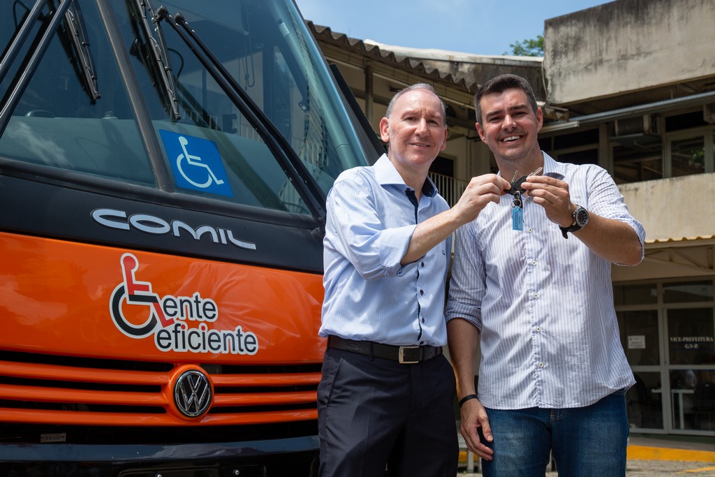VOLKSWAGEN CAMINHÕES E ÔNIBUS DOA ÔNIBUS PARA TRANSPORTE DE PESSOAS COM DEFICIÊNCIA EM RESENDE, foto 3