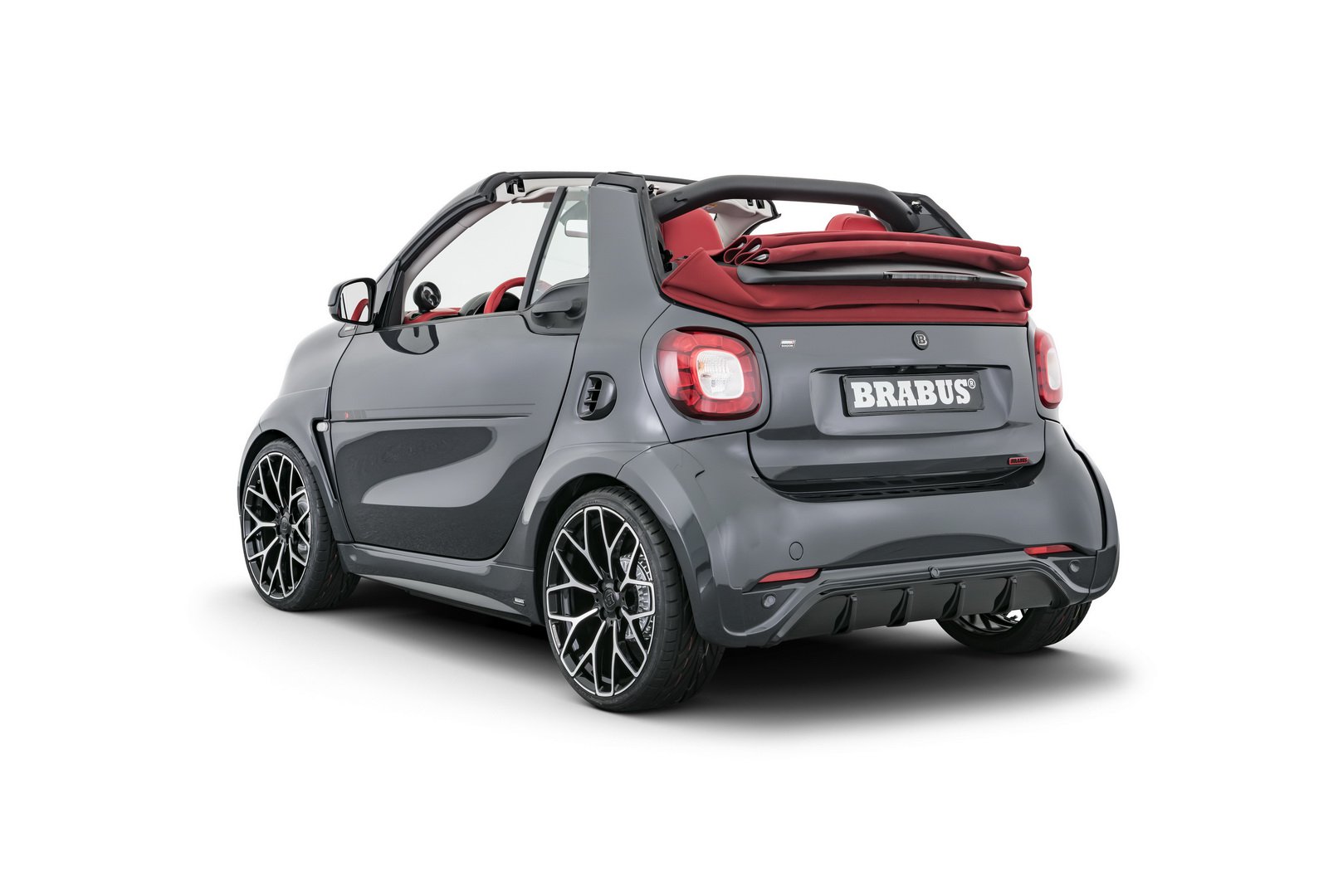 BRABUS ULTIMATE E SHADOW EDITION: CHAMATIVO EM TODOS OS SENTIDOS, foto 2