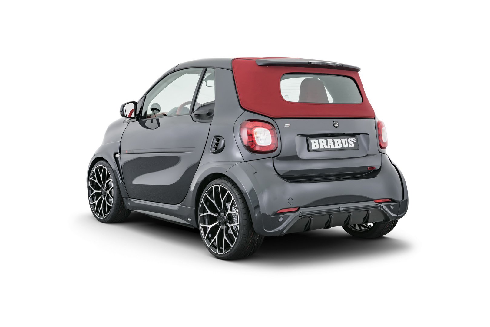BRABUS ULTIMATE E SHADOW EDITION: CHAMATIVO EM TODOS OS SENTIDOS, foto 5