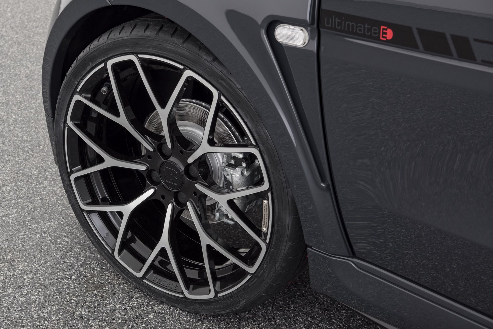 BRABUS ULTIMATE E SHADOW EDITION: CHAMATIVO EM TODOS OS SENTIDOS, foto 8