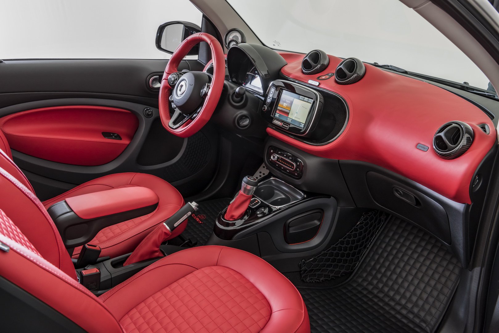 BRABUS ULTIMATE E SHADOW EDITION: CHAMATIVO EM TODOS OS SENTIDOS, foto 16