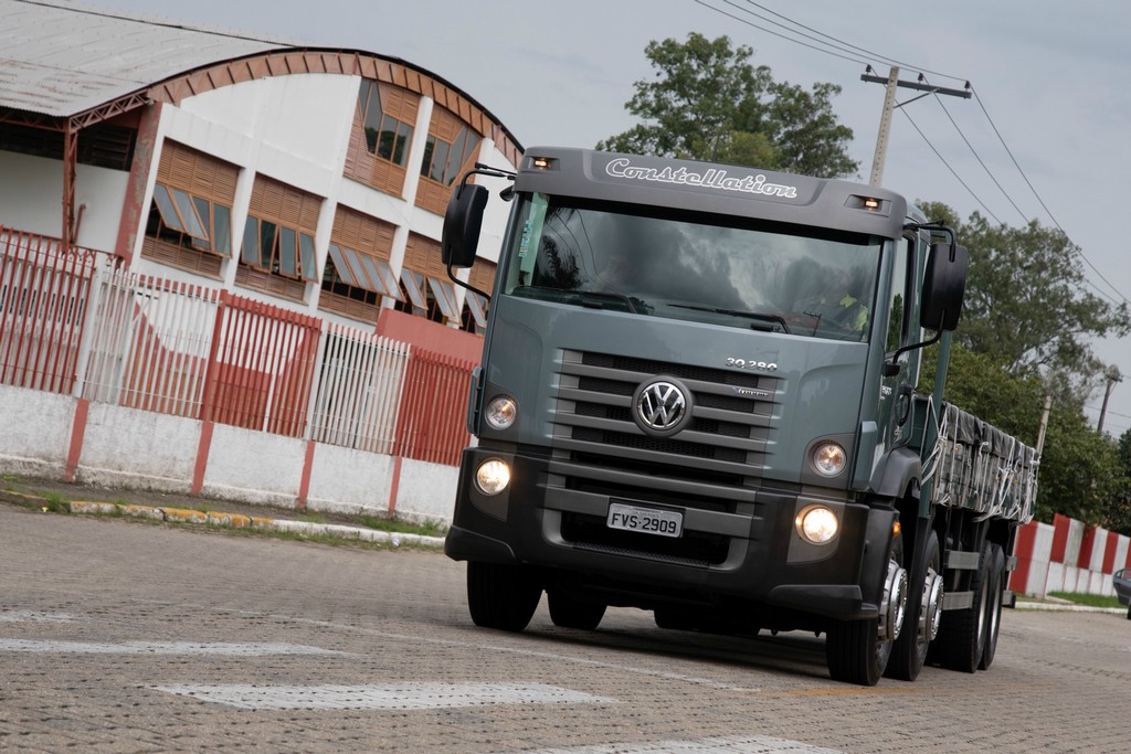 VOLKSWAGEN LANÇA CONSTELLATION 30.280 E AMPLIA LINHA DE SEMIPESADOS, foto 3