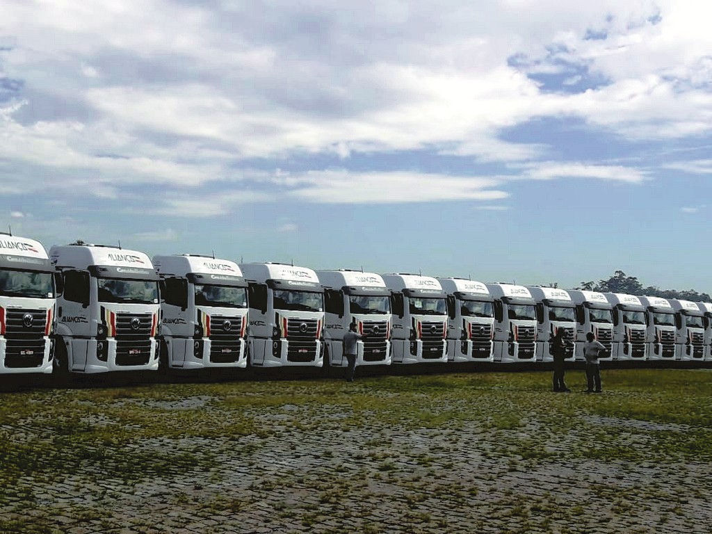 APTA CAMINHÕES E ÔNIBUS VENDE 50 CAMINHÕES PARA A ALIANÇA LOGÍSTICA, foto 3