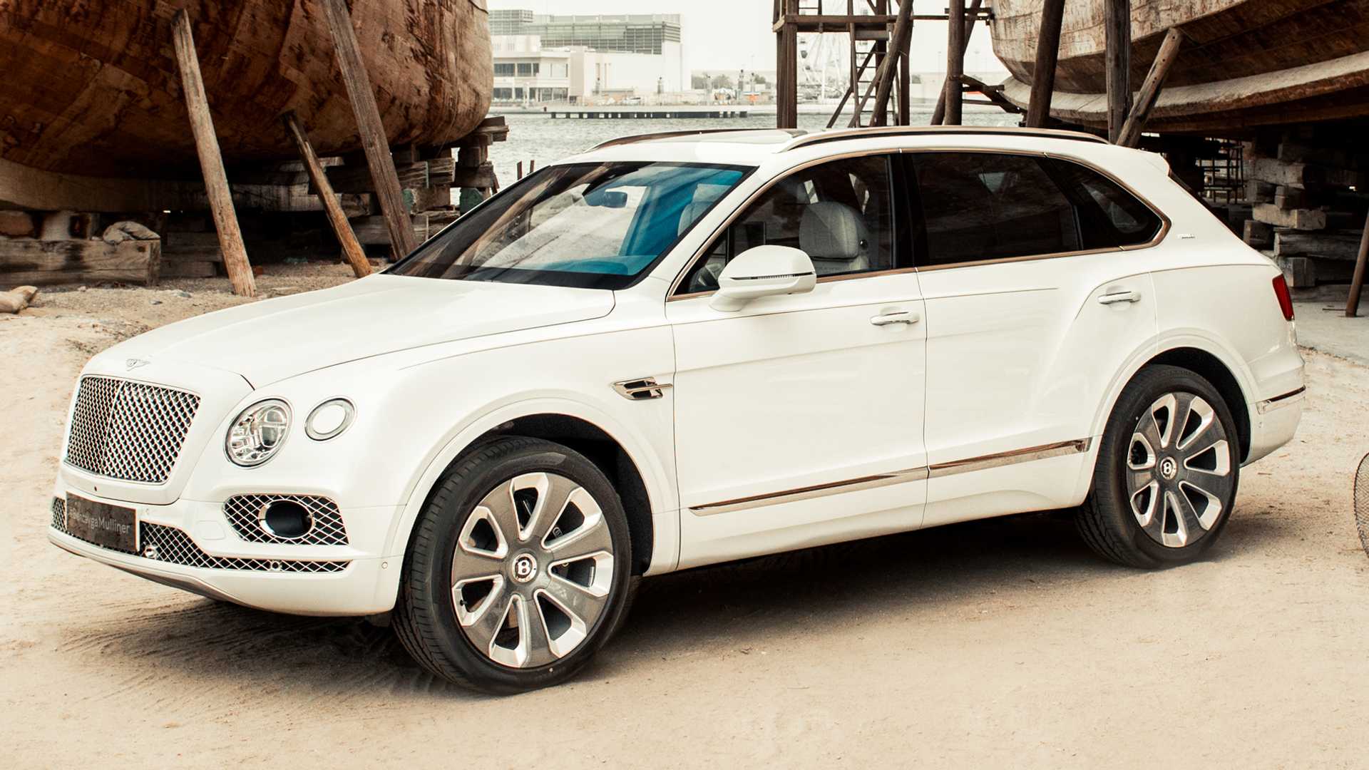 BENTLEY APRESENTA O NOVO BENTAYGA PEARL OF THE GULF BY MULLINER, foto 1