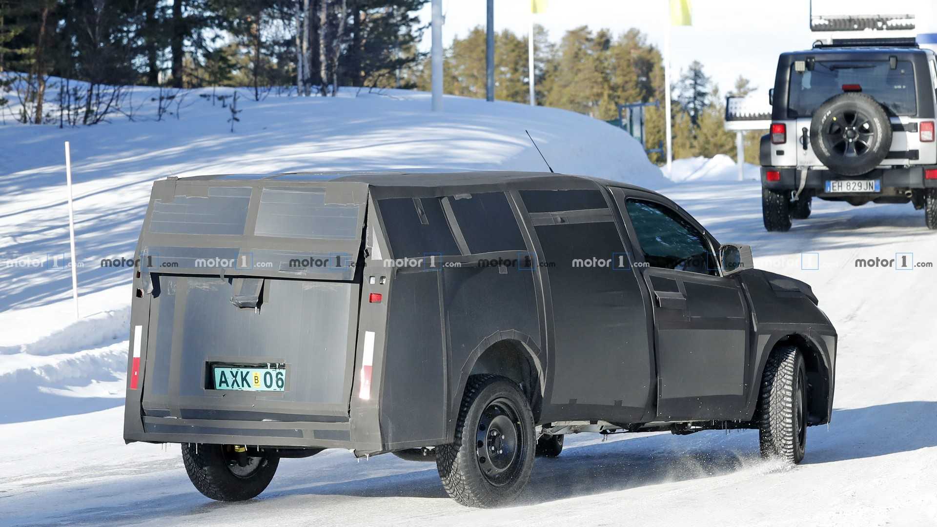 NOVO FIAT MOBI PICK-UP FLAGRADO DURANTE SEUS TESTES DE INVERNO NA ESCANDINÁVIA, foto 2