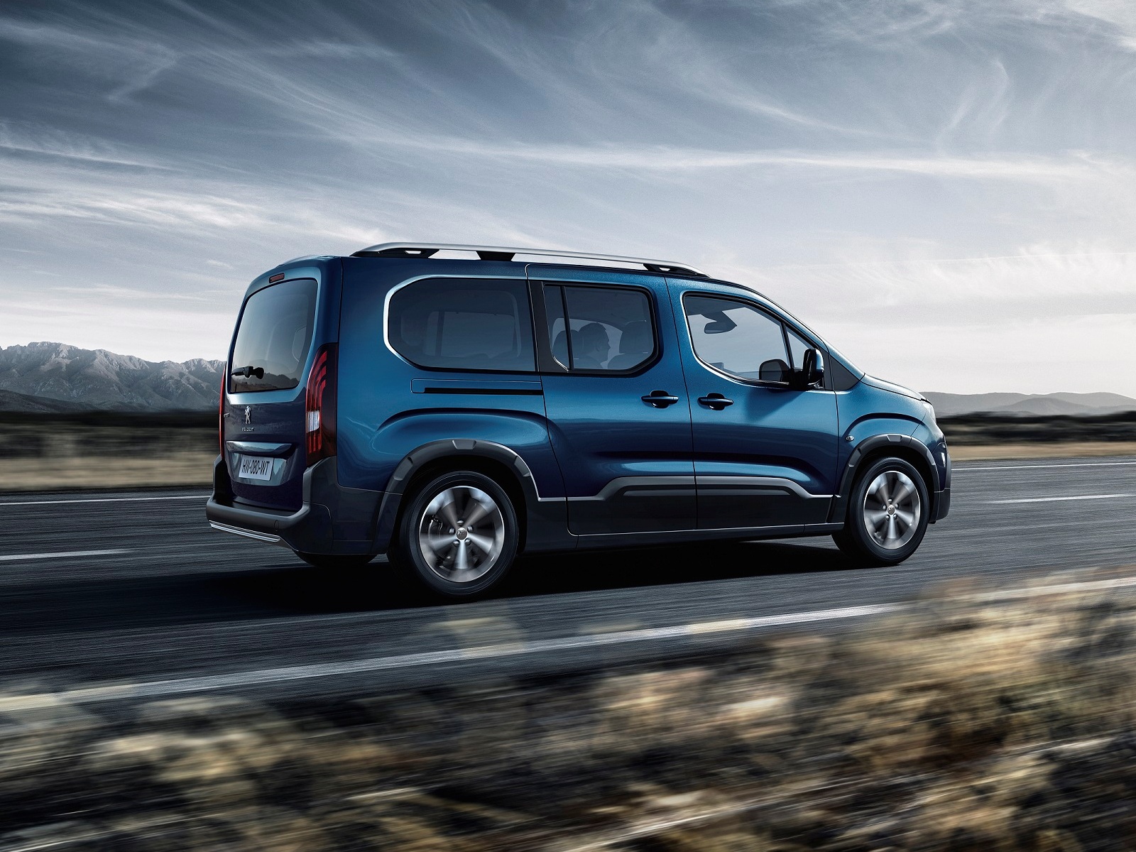PEUGEOT RIFTER LONG CHEGA AO MERCADO COM UM EXTRA DE VERSATILIDADE E ESPAÇO DE CARGA, foto 2