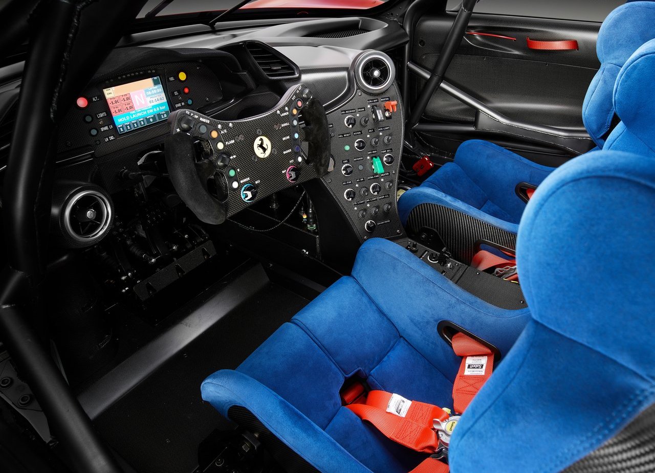 FERRARI REVELA O P80/C, UMA VERSÃO 'ONE-OFF' QUE SÓ PODE RODAR EM CIRCUITO, foto 10