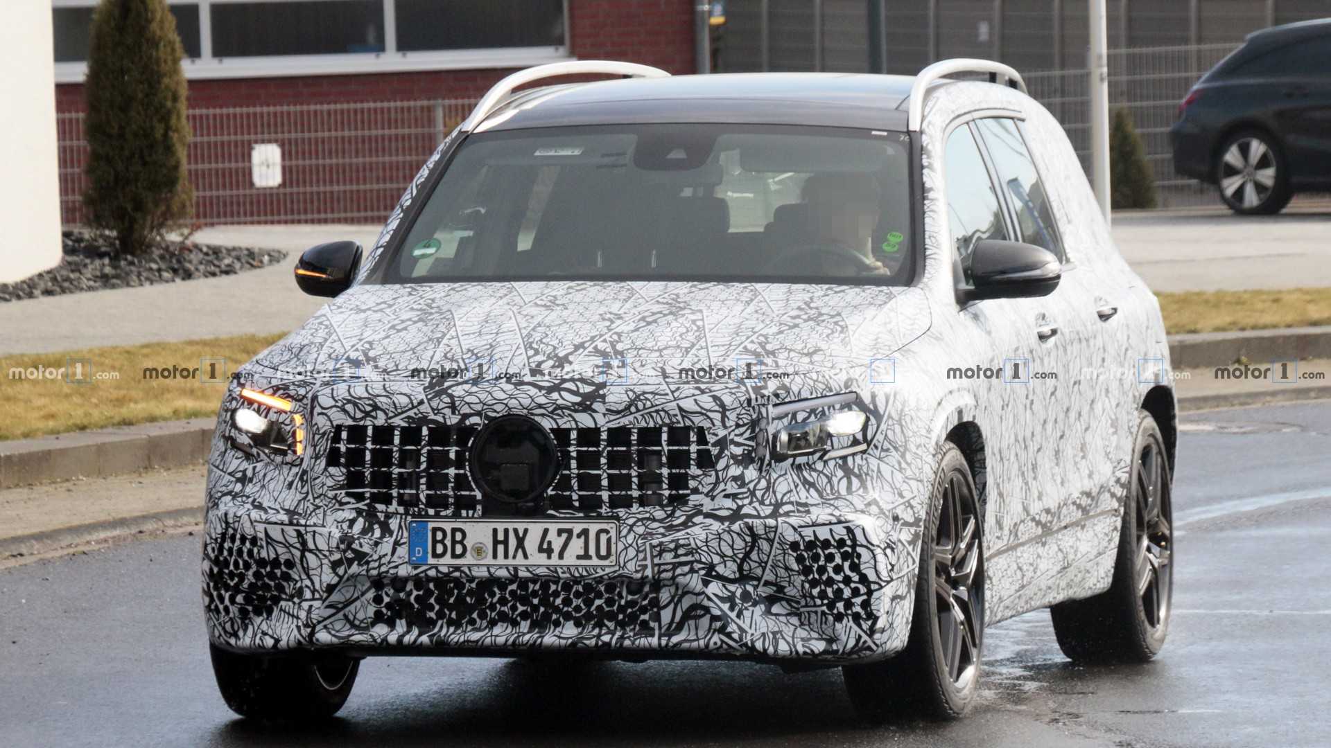 NOVO MERCEDES-AMG GLB 35 RODA PELAS RUAS DA EUROPA, foto 2
