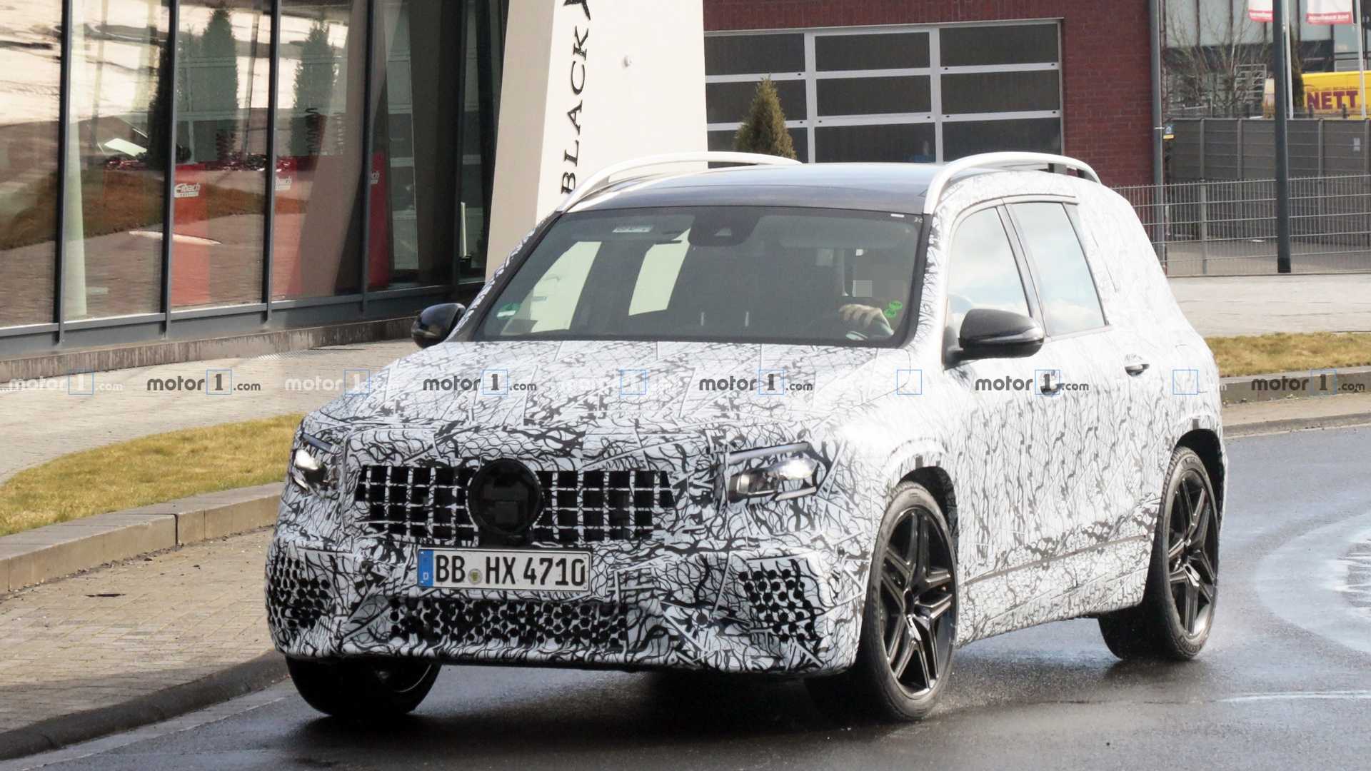 NOVO MERCEDES-AMG GLB 35 RODA PELAS RUAS DA EUROPA, foto 3