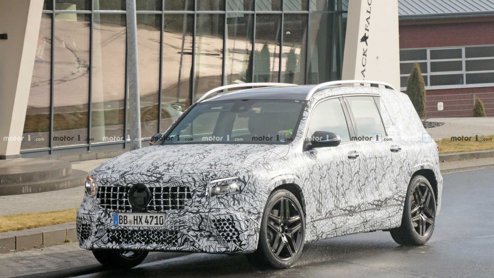 NOVO MERCEDES-AMG GLB 35 RODA PELAS RUAS DA EUROPA, foto 4