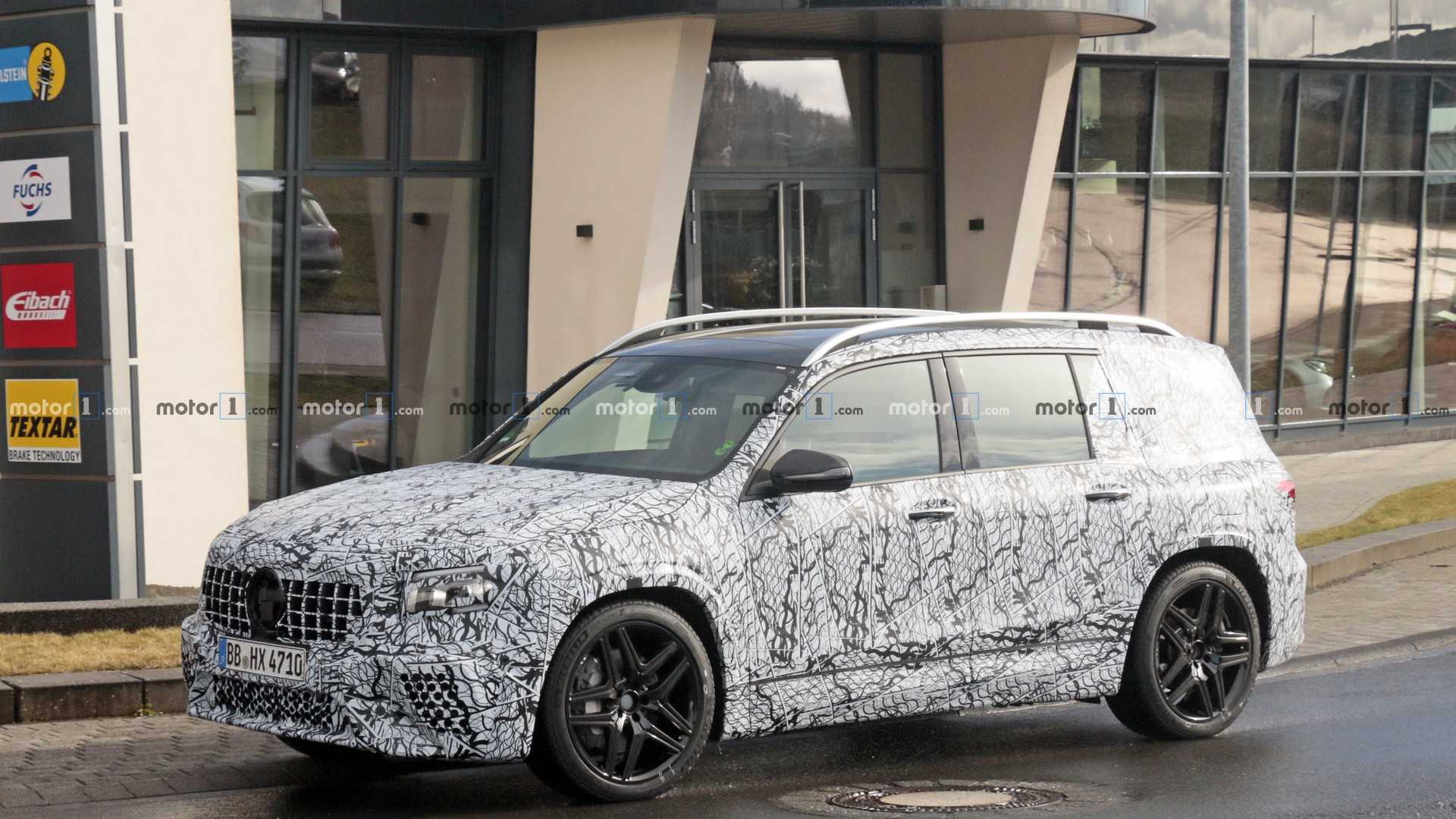 NOVO MERCEDES-AMG GLB 35 RODA PELAS RUAS DA EUROPA, foto 5