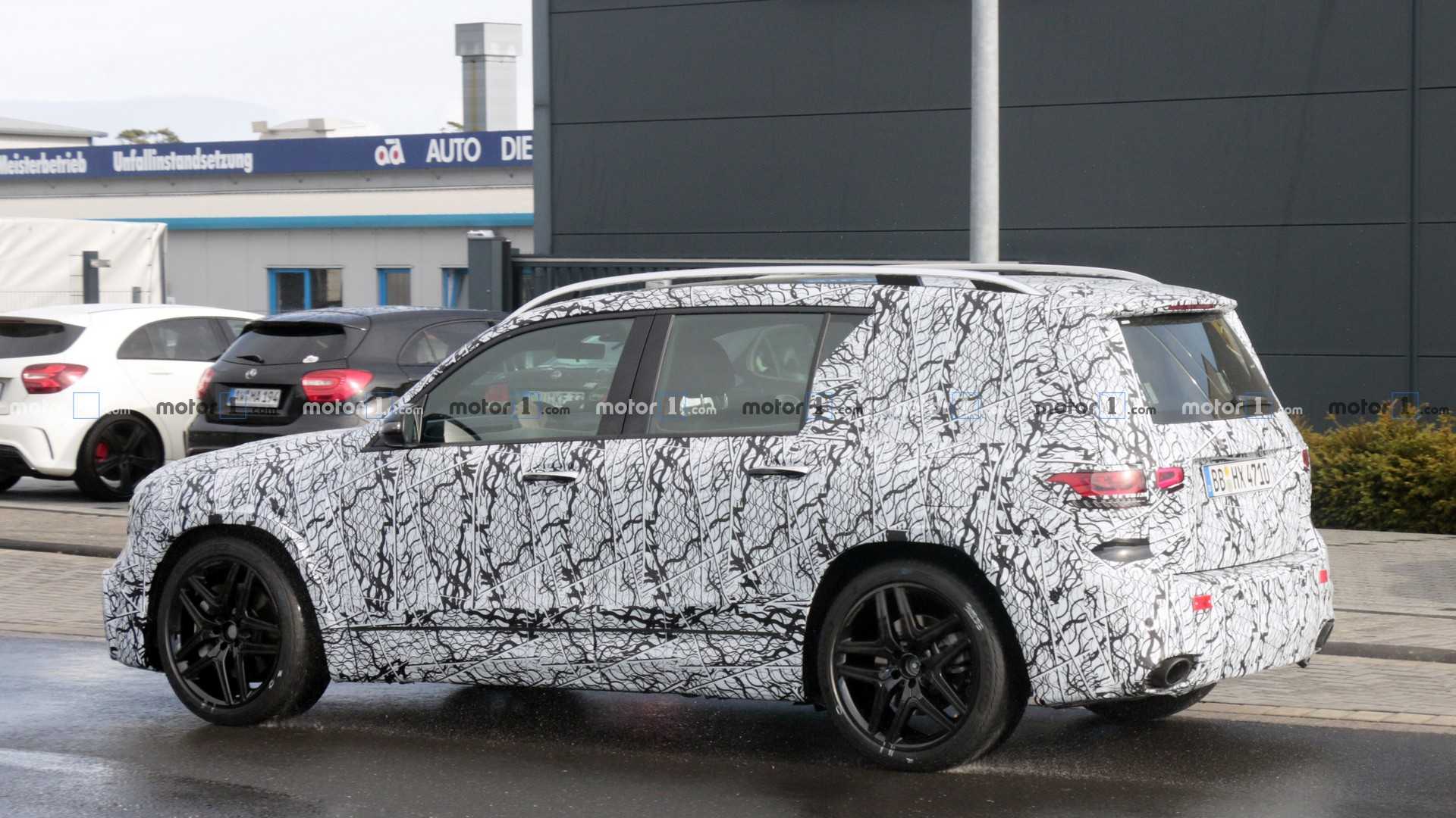 NOVO MERCEDES-AMG GLB 35 RODA PELAS RUAS DA EUROPA, foto 8