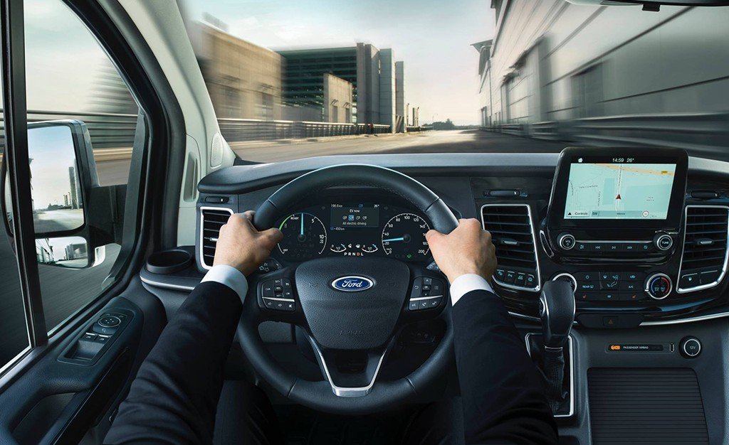 FORD TOURNEO CUSTOM PLUG-IN HYBRID: O FURGÃO SURGE ELETRIFICADO, foto 8