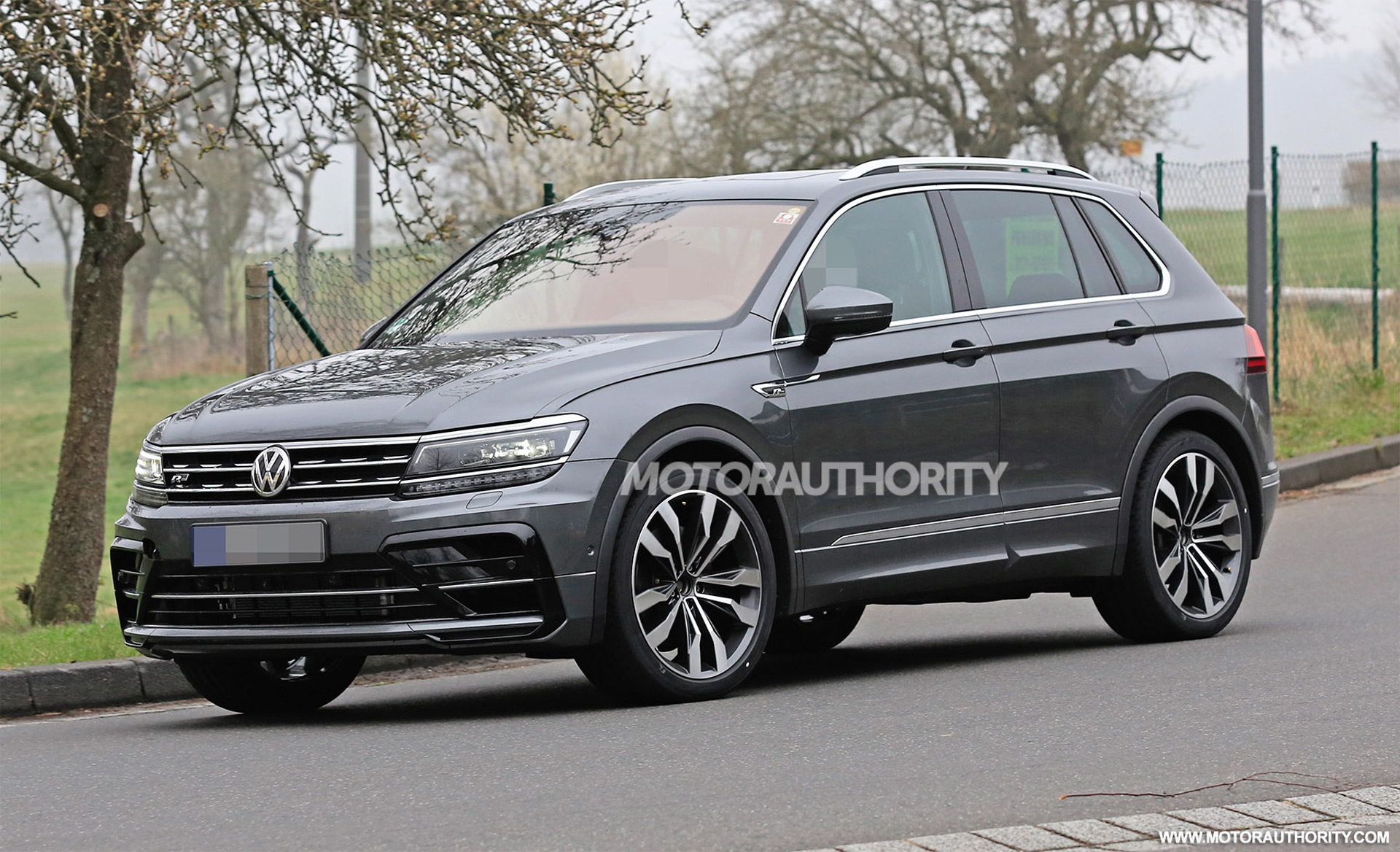 VOLKSWAGEN TIGUAN R: ALTO DESEMPENHO A CAMINHO, foto 2