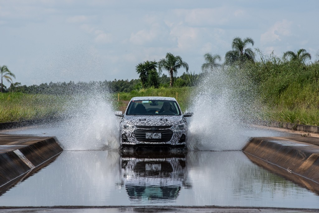 GENERAL MOTORS DESENVOLVE NOVO SEDAN PARA A REGIÃO, foto 5