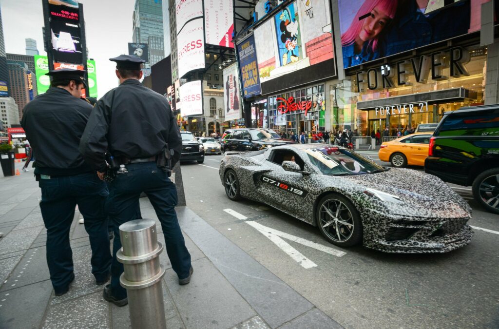 PROTÓTIPO DO CHEVROLET CORVETTE C8 FLAGRADO EM NEW YORK, foto 3