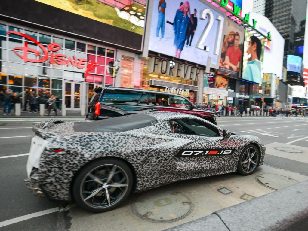 PROTÓTIPO DO CHEVROLET CORVETTE C8 FLAGRADO EM NEW YORK, foto 4