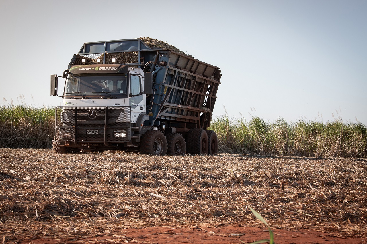 MERCEDES-BENZ AXOR DE DIREÇÃO AUTÔNOMA PARA TRANSBORDO DE CANA OFERECE A MAIOR CAPACIDADE DE CARGA LÍQUIDA DO BRASIL, foto 2