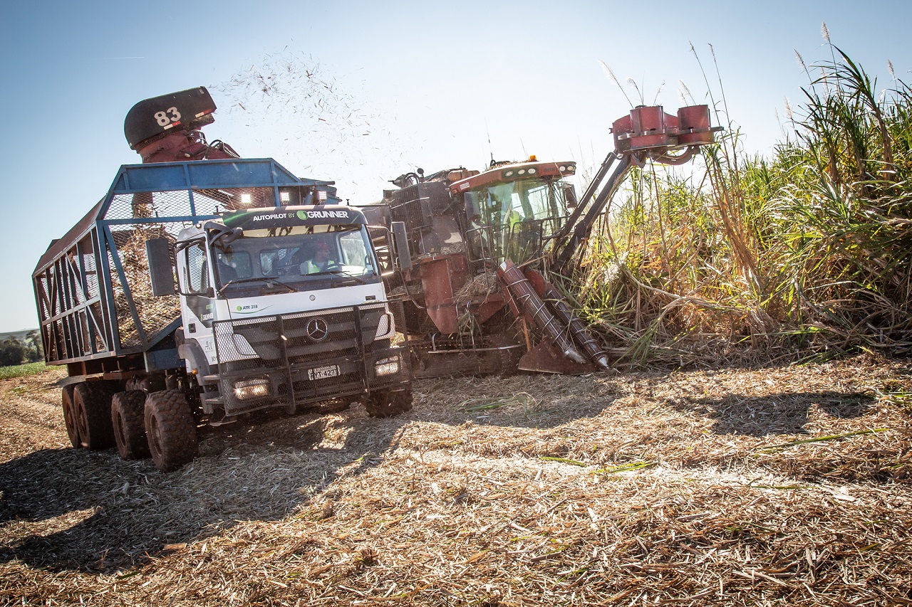 MERCEDES-BENZ AXOR DE DIREÇÃO AUTÔNOMA PARA TRANSBORDO DE CANA OFERECE A MAIOR CAPACIDADE DE CARGA LÍQUIDA DO BRASIL, foto 5
