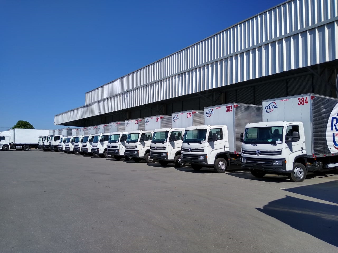 UM DOS MAIORES GRUPOS ATACADISTAS DO BRASIL ADQUIRE 75 CAMINHÕES VOLKSWAGEN, foto 2