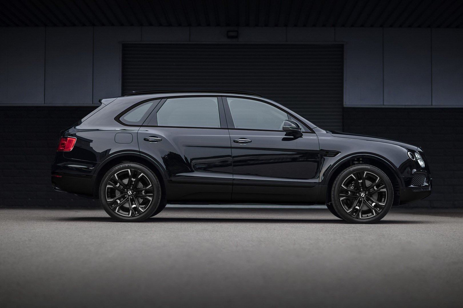 BENTLEY BENTAYGA CENTENARY EDITION: SURGE UMA NOVA CRIAÇÃO DA KAHN DESIGN, foto 4