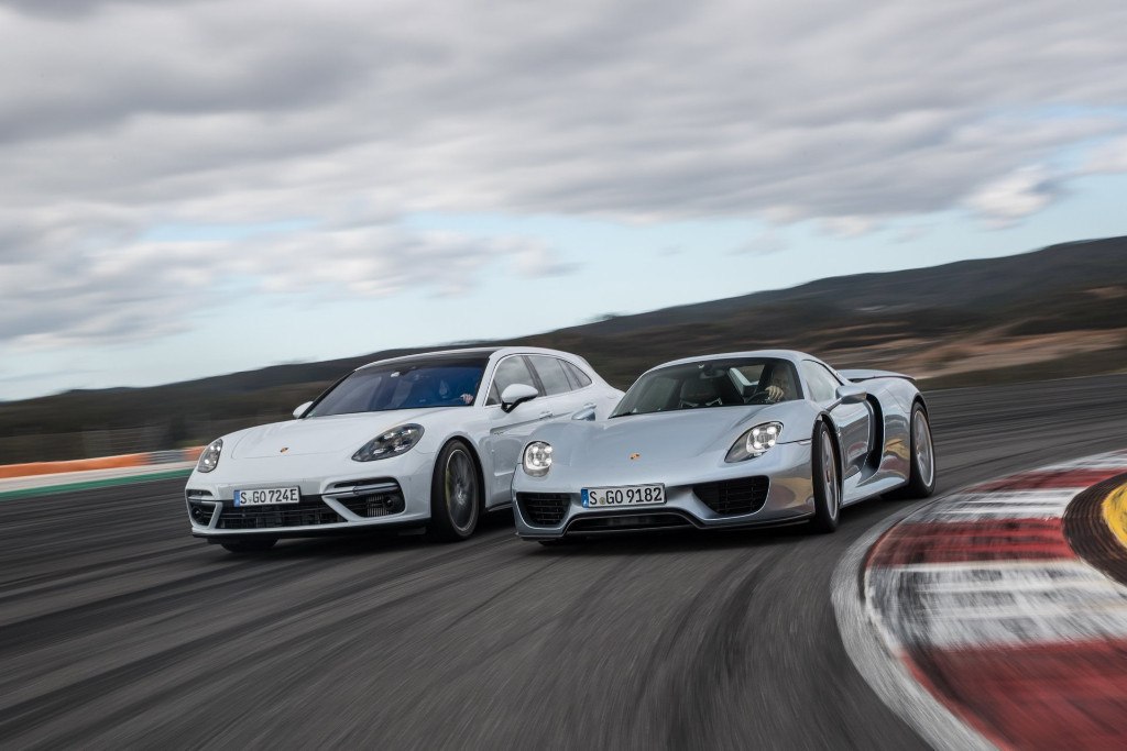 PORSCHE CELEBRA O 10º ANIVERSÁRIO DO PANAMERA, foto 1