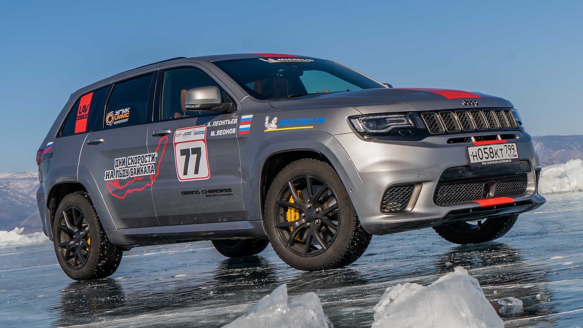O JEEP GRAND CHEROKEE TRACKHAWK É O SUV MAIS RÁPIDO DO MUNDO SOBRE O GELO, foto 2