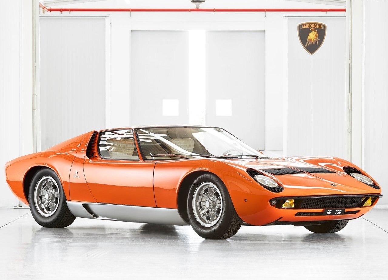 LAMBORGHINI POLO STORICO RESTAURA O MIURA P400 DO FILME ‘THE ITALIAN JOB’, foto 1